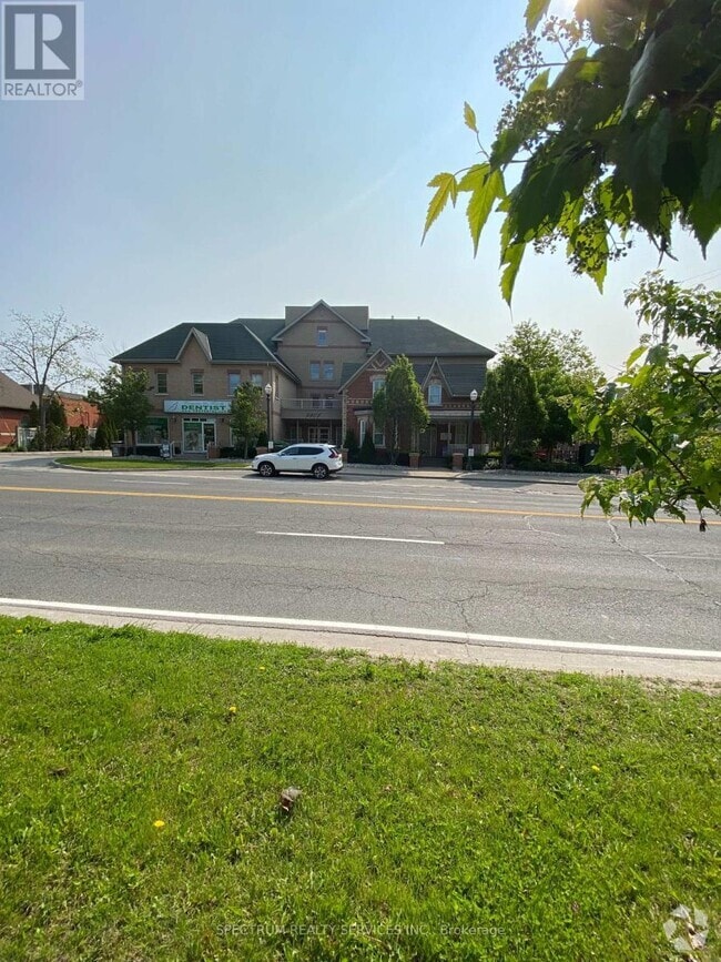 Building Photo - 9901-9901 Keele St