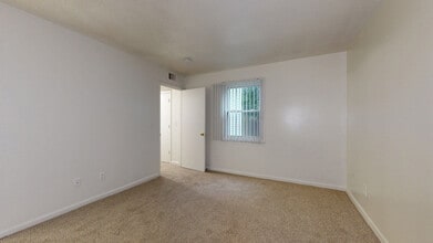 Interior Photo - Brookridge