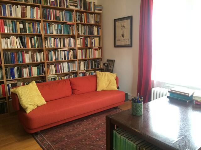 Foto del edificio - 1459 W Elmdale Ave