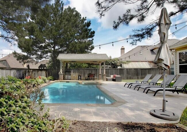 Building Photo - 99 Sagamore Ridge Pl