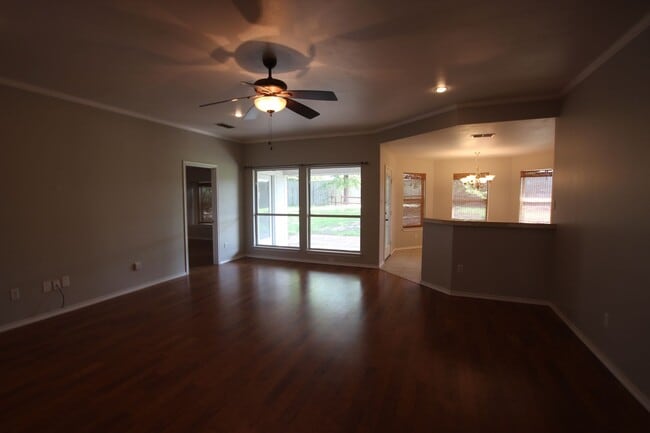 Building Photo - Stunning 4 Bedroom in Tyler! Available in ...
