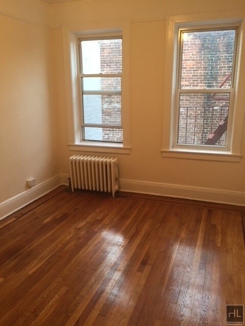 Building Photo - 31-15-31-21 21st Ave