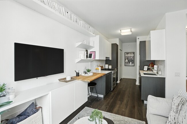 Building Photo - 133 W Wacker Dr