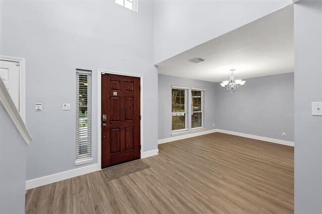 Building Photo - 12722 Wolf Creek Ct
