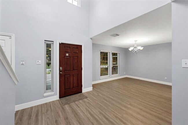 Foto del edificio - 12722 Wolf Creek Ct