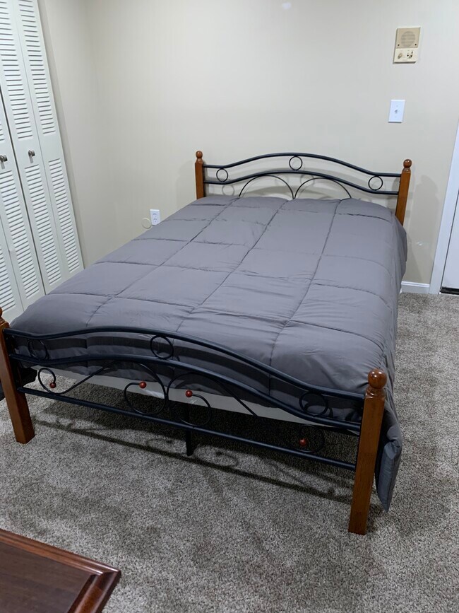 1976 Lakeview Ave Unit 3, Dracut, MA 01826 Apartments in Dracut, MA