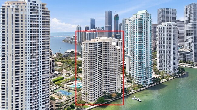Foto del edificio - 888 Brickell Key Dr