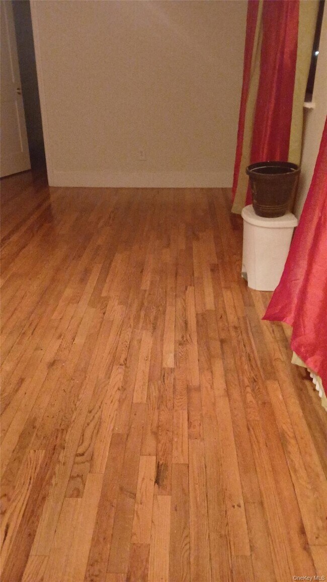 Foto del edificio - 120-21-101 101st Ave