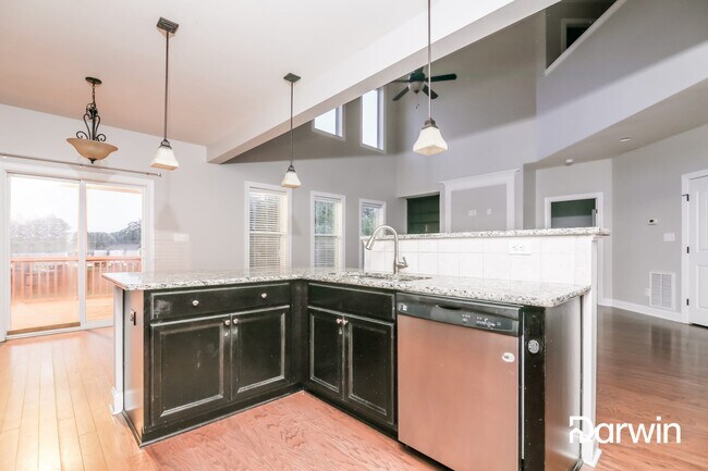 Building Photo - 650 Winding Oak Way