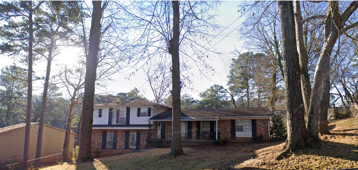 Primary Photo - 2393 Peachwood Cir NE