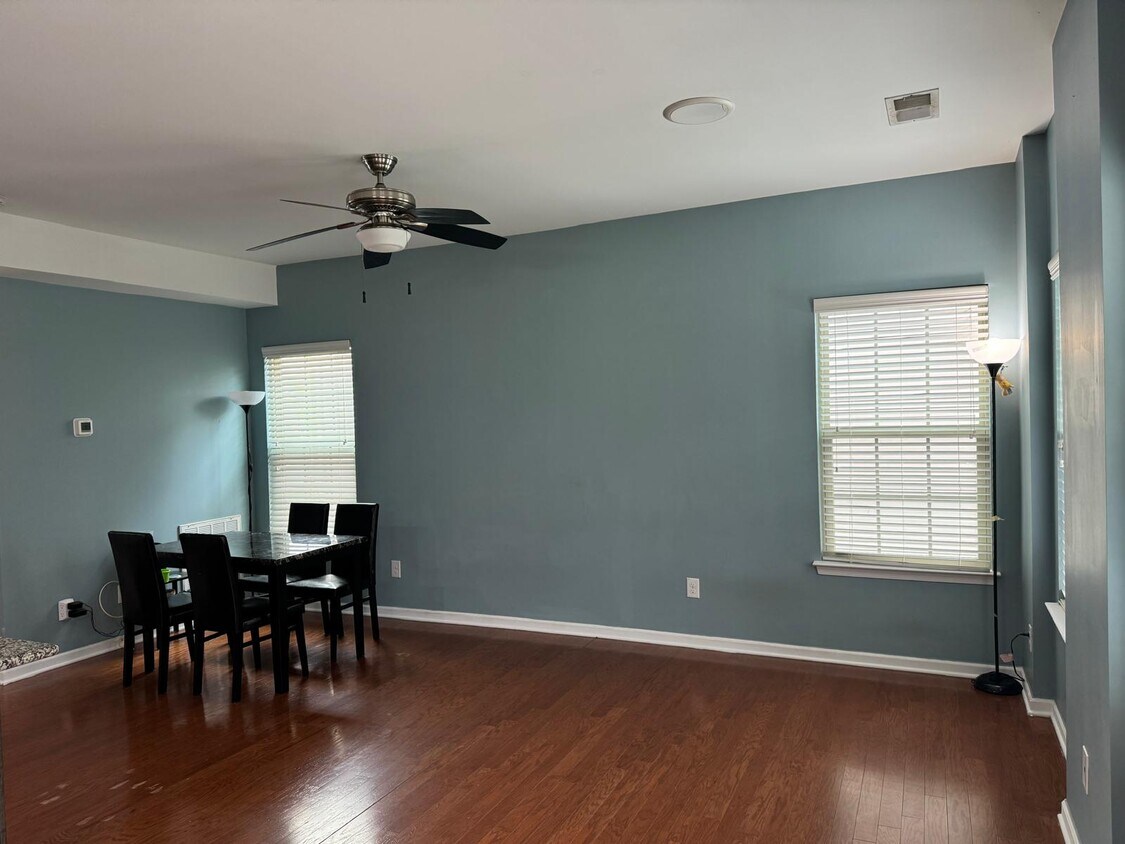 Foto principal - 11067 Telegraph Rd NW