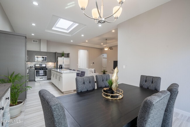 Building Photo - 252 Emerald Sun Dr