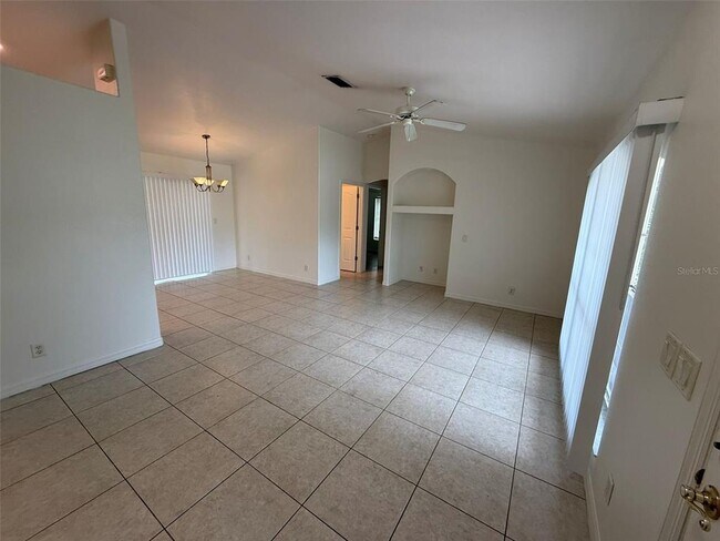 Building Photo - 3305 Circleville St