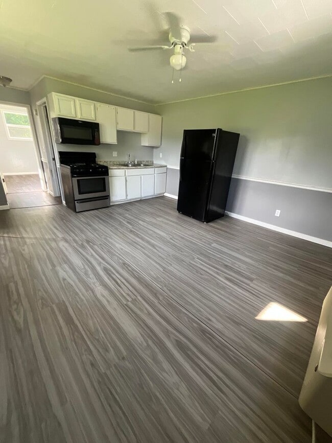 Building Photo - 200 South St