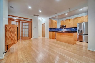 Building Photo - 520 W Olney Rd