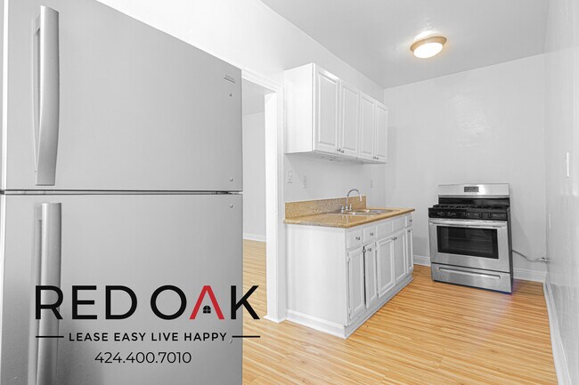 Foto del edificio - Newly Remodeled Studio Walk-Up with Stunni...