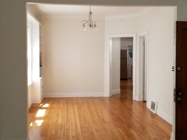 Building Photo - 4228 N Troy St