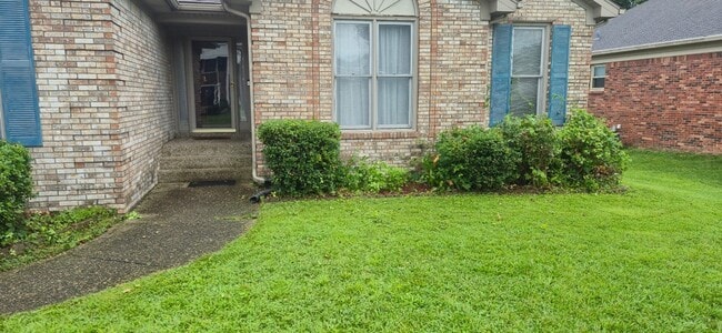Building Photo - 406 Old Towne Rd