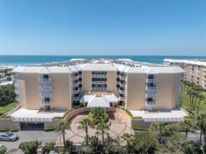 Building Photo - 6500 Sunset Way