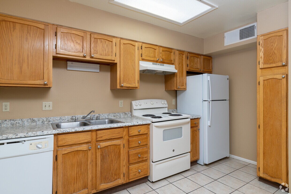 Country Crest Apartment Homes - 1804 Wyoming Ave Las Cruces, NM 88001 |  Apartments.com