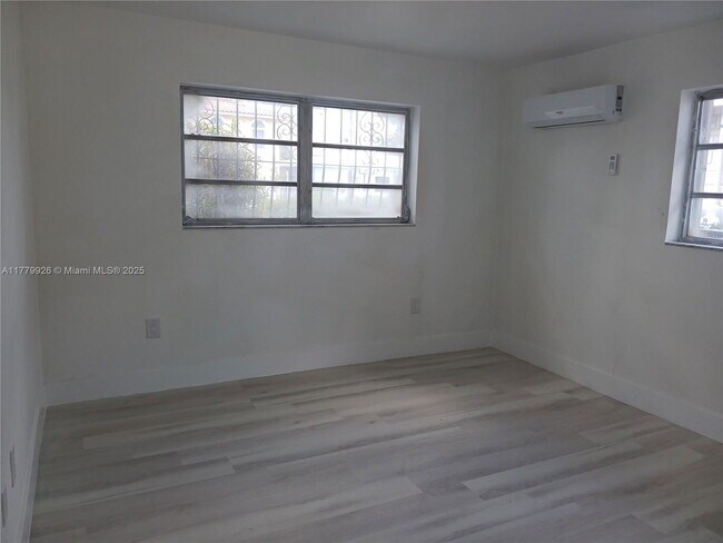 Foto del edificio - 5796 SW 5th St