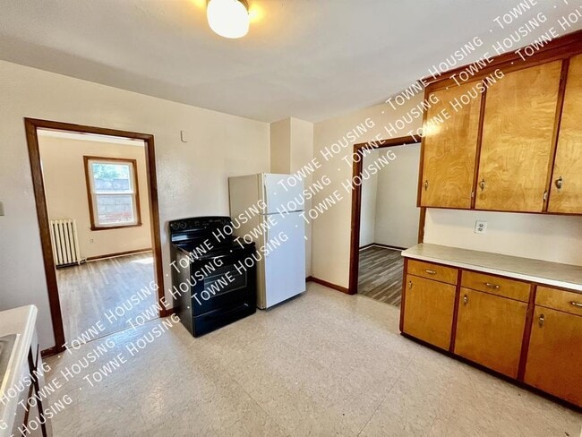 Building Photo - 2253 Niagara St