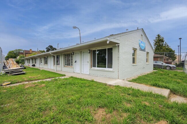 Foto del edificio - 8751 Elmira St