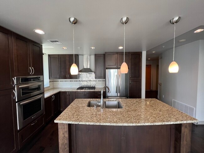 Foto del edificio - 10610 NE 9th Pl