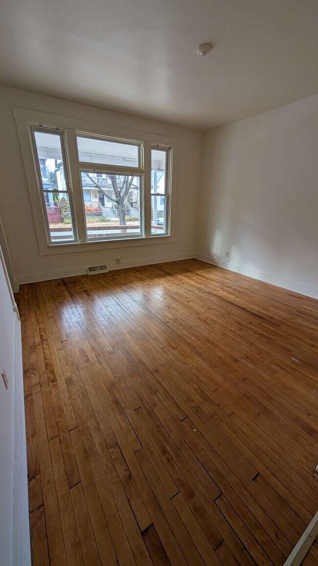 Foto del edificio - 3210 N Richards St