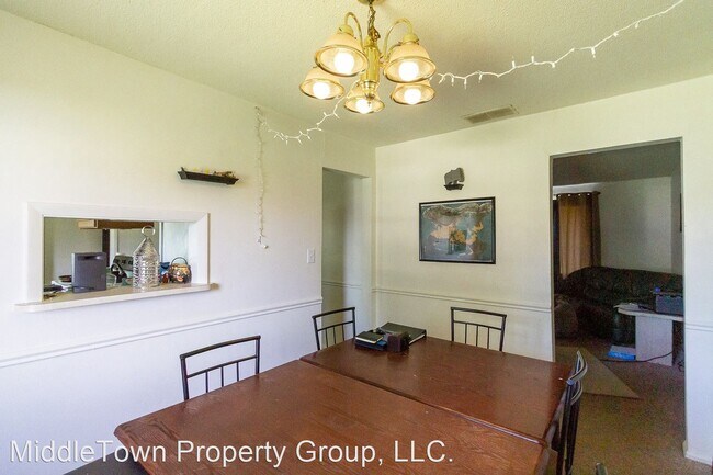 Building Photo - 4 br, 1.5 bath House - 1901 N Maplewood Ave