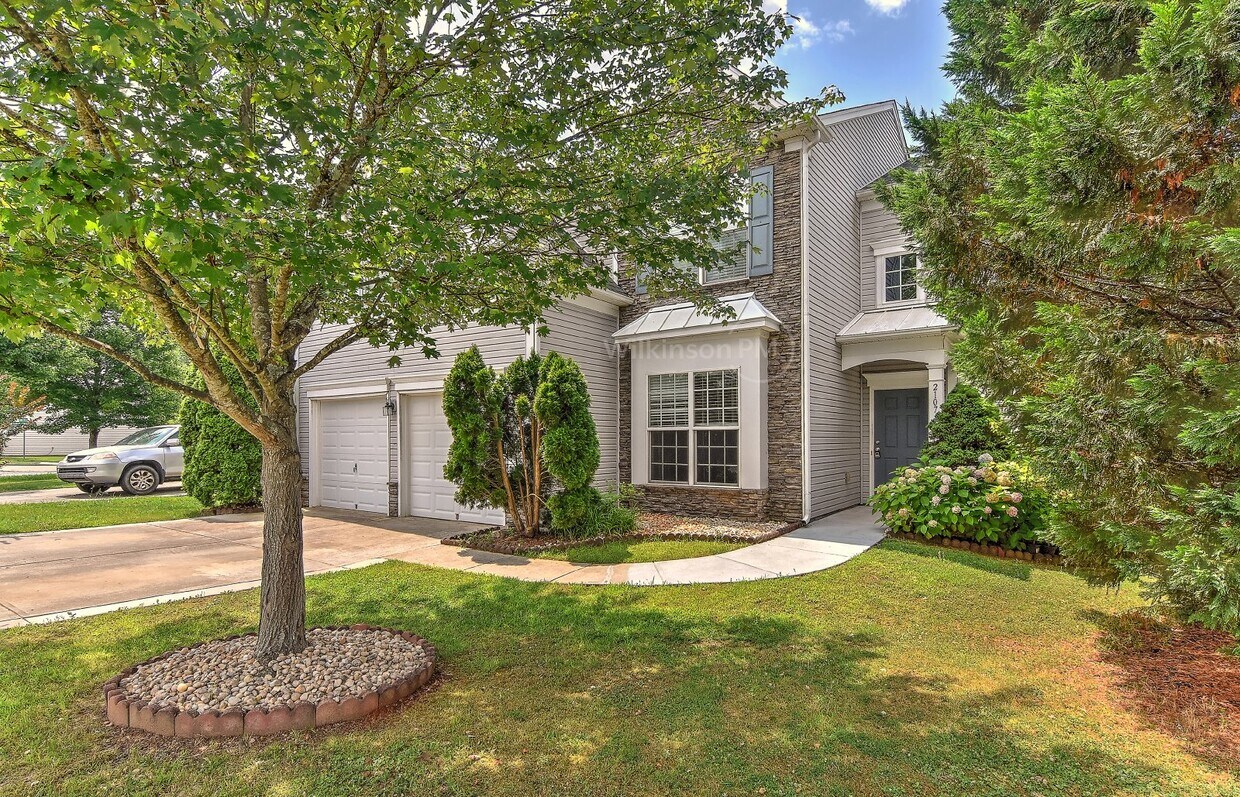 Primary Photo - Big 4Br/2.5Bth Home in Arbor Hills, Pet-Fr...
