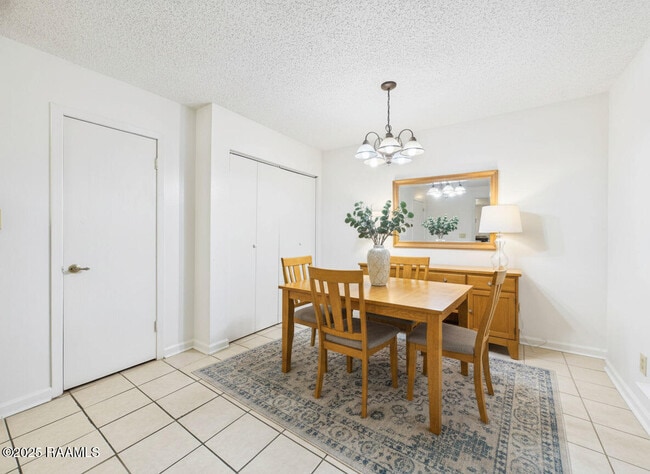 Foto del edificio - 108 Shekel Dr