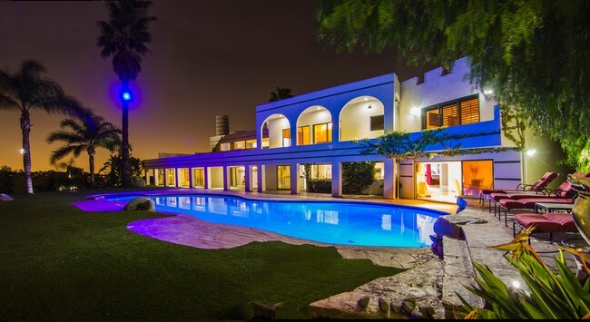 Building Photo - 13318 Mulholland Dr