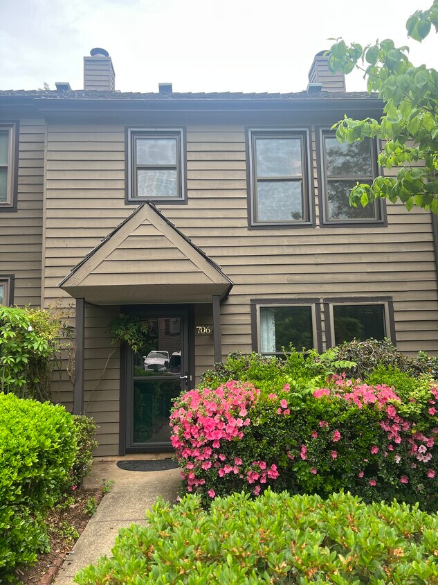 706 Exton Ct, Charlottesville, VA 22901 Townhome Rentals in