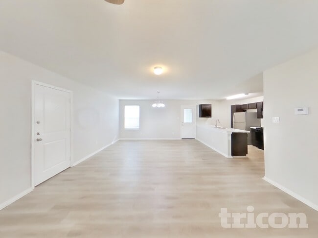 Building Photo - 9726 Marbach Gdn