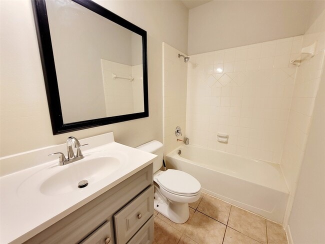 Foto del edificio - 812 Featherbrook Ct