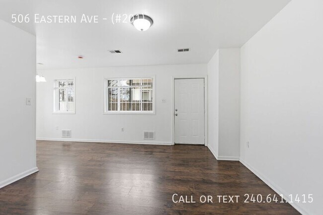 Foto del edificio - 506 Eastern Ave NE