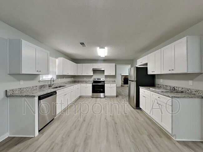 Building Photo - 511 Brentwood Blvd