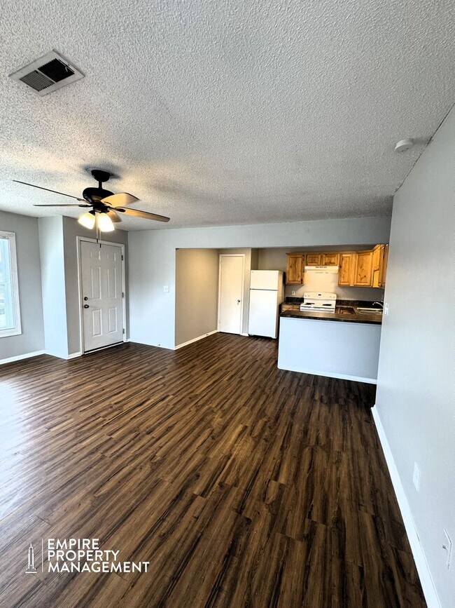Foto del edificio - Move In Special: 1/2 Off 1st Month's Rent!!