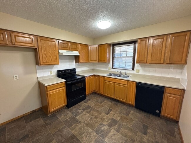 Building Photo - Nice 3 Bedroom 2 Bathroom home for $1250!