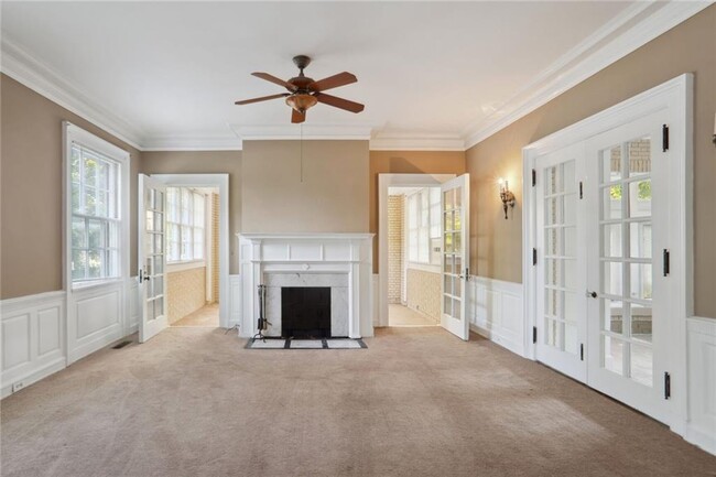 Building Photo - 806 Briarcliff Terrace NE