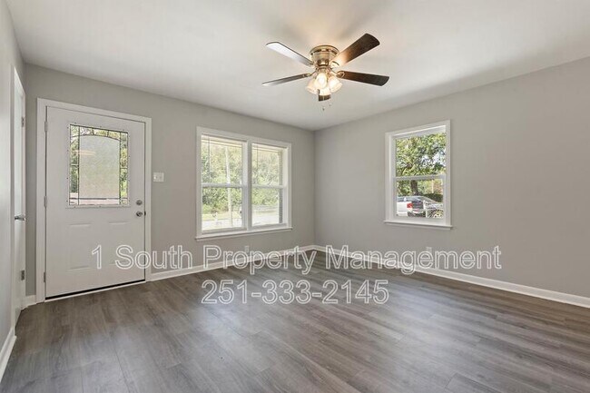 Foto del edificio - 1725 Harbor Dr E