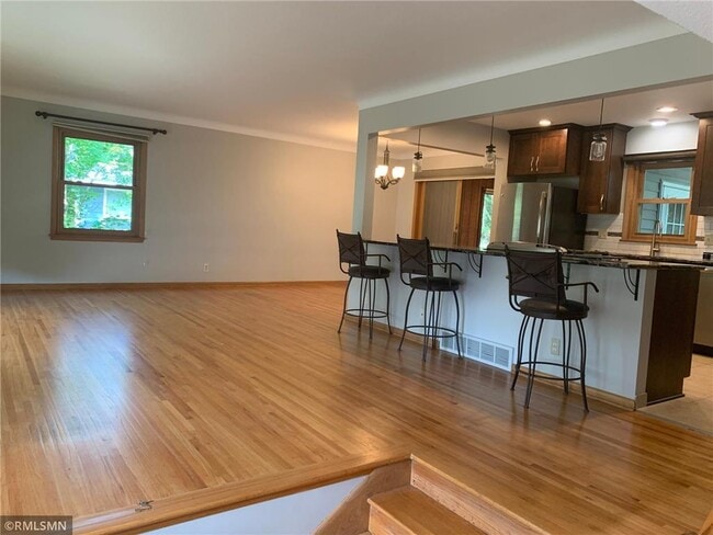 Building Photo - 2553 Crestline Dr