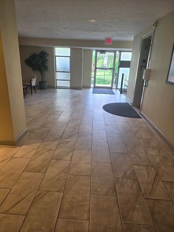 Building Photo - 7420 Lakeview Dr