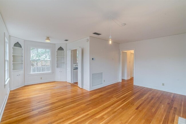 Foto del edificio - 1609 Sunset Ln