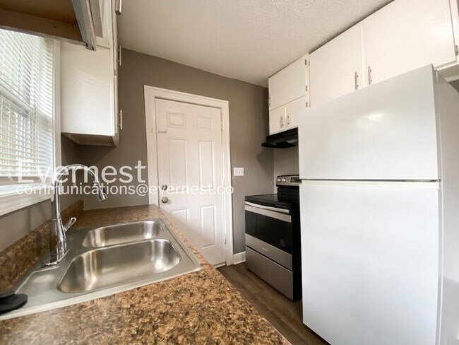 Foto del edificio - 3017 E 51st St
