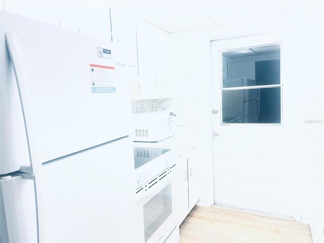 Foto del edificio - 5467 Hansel Ave