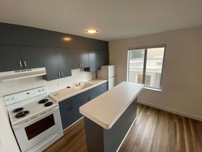 Foto del edificio - 801 Corbett Ave