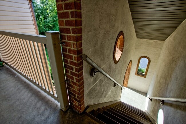 Building Photo - 103 Black Oak Dr