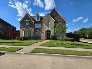 Building Photo - 778 Fall River Dr